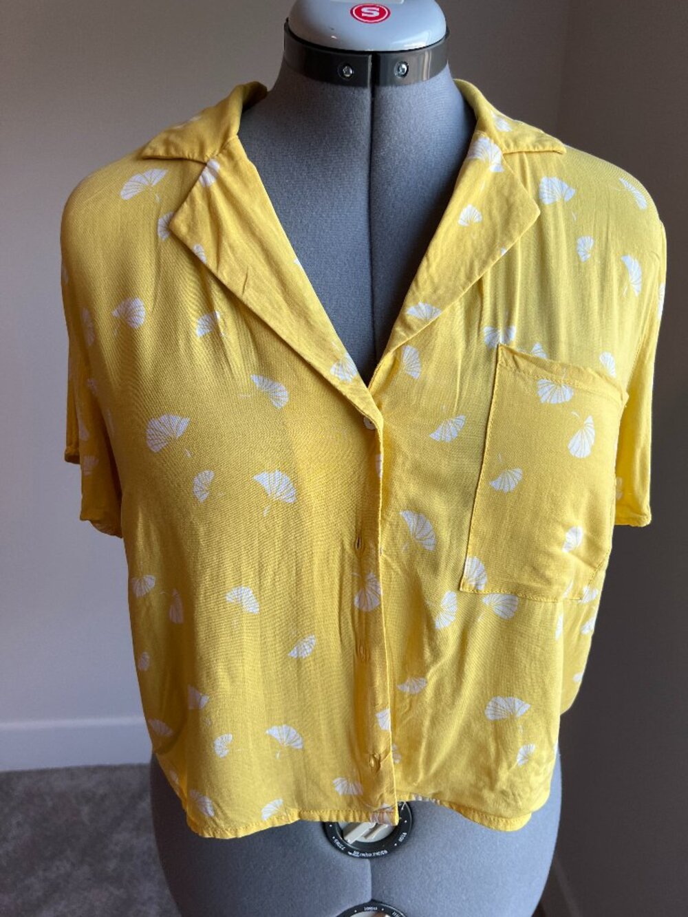Forever 21 Ginko Pattern Yellow Crop Blouse
